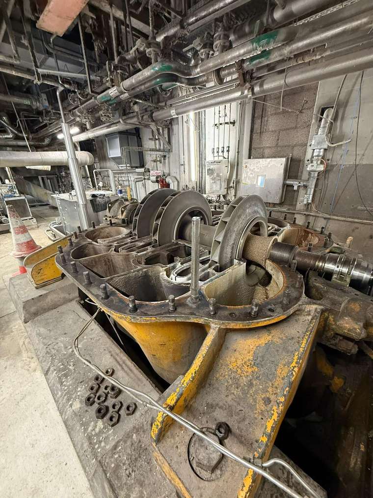 Großpumpe geöffnet – Wartung – NELO Metals