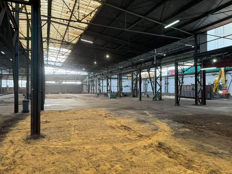 Große Werkshalle vor Räumung – NELO Metals