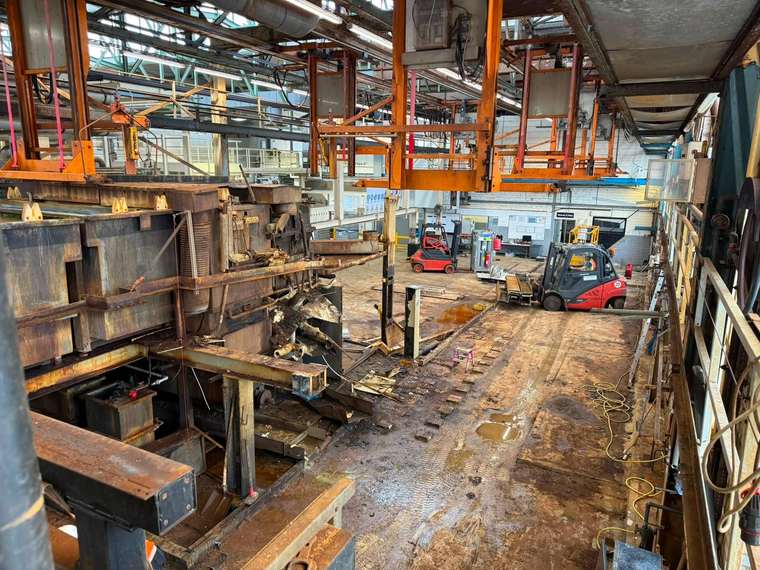 Maschinenausbau Werkshalle – NELO Metals