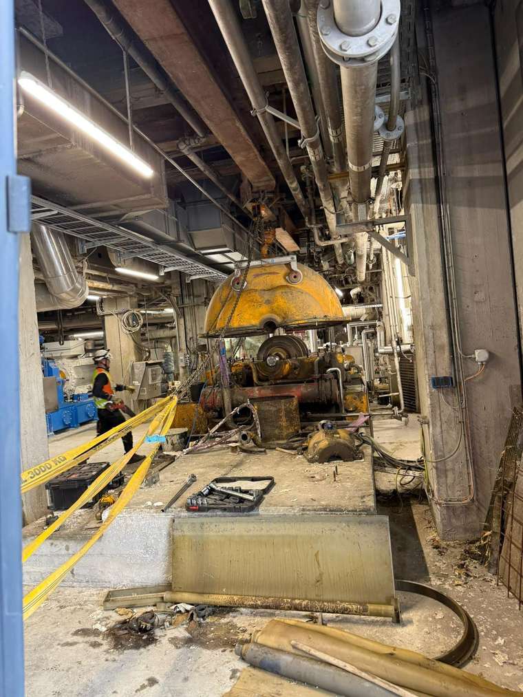 Turbinenausbau per Kran – NELO Metals