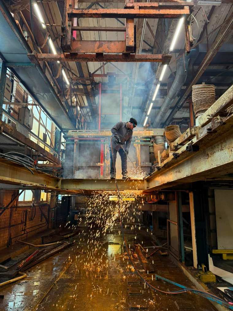 Brennschneiden vor Ort — auch unter beengten Bedingungen – NELO Metals